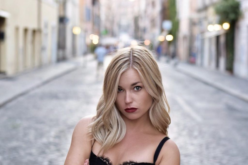 Anastasia Kuzmina, dopo altre partecipazione a Ballando con le stelle nel 2019 conduce Happy Dance su Rai Gulp. 