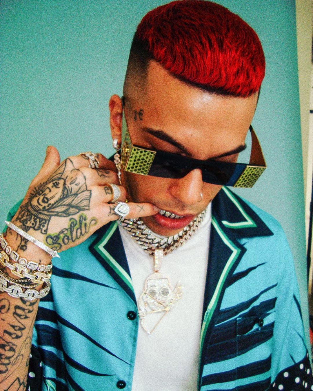 Sfera Ebbasta, una carriera lastricata di successi per il giovane trapper italiano