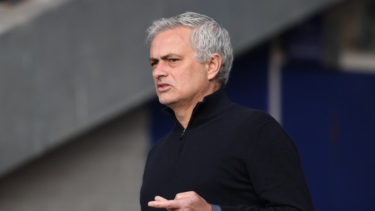 Mourinho esonerato