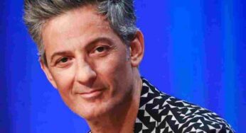 Fiorello dà spettacolo in strada, incredibile esibizione a suon di pugni
