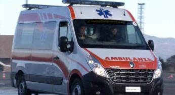 Chiama l’ambulanza dall’ospedale: “non mi danno l’ossigeno”, poi muore