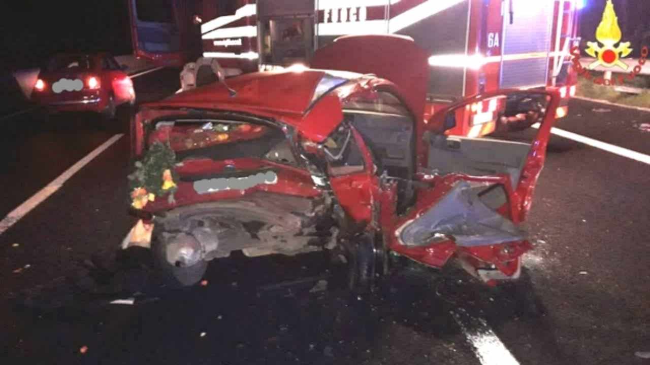 Ragazzo morto in incidente stradale