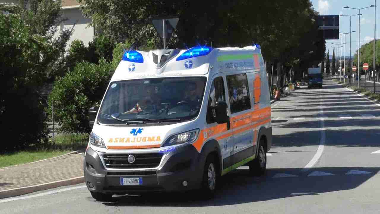 Ragazzo morto investito in bici