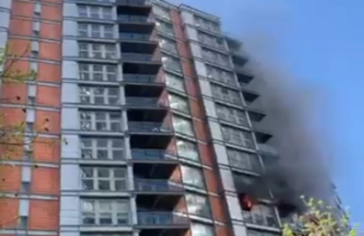 Scoppia un incendio a Londra