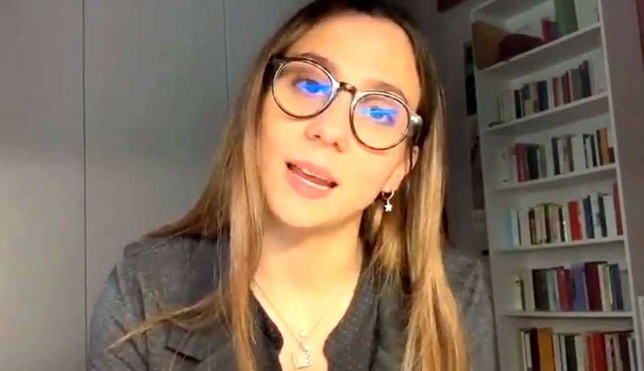 Aurora Leone denuncia