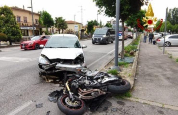 Incidente stradale fatale