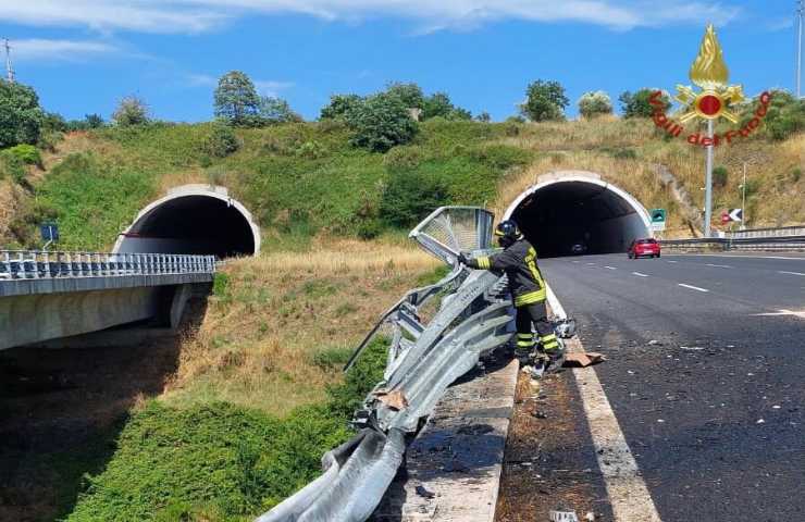 Incidente stradale con due morti