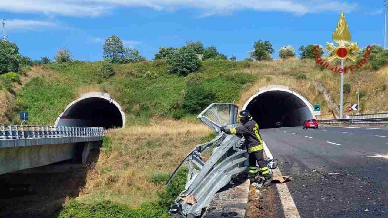 Incidente stradale con due morti