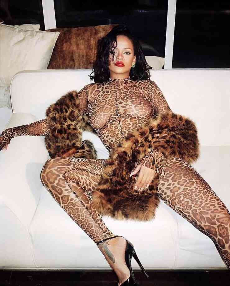 Rihanna tuta animalier che non le sta bene ciaostyle.it 
