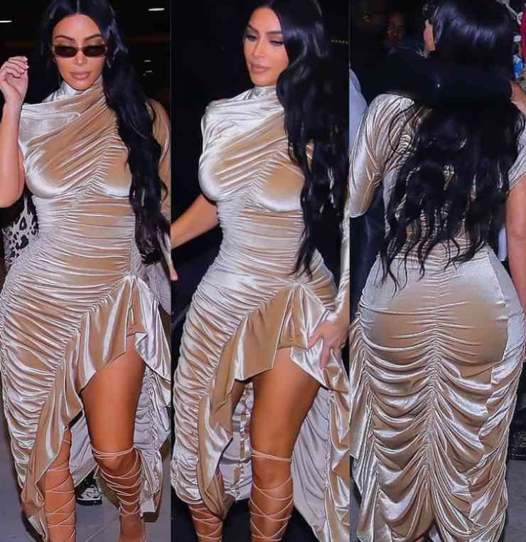 Kim Kardashian con outfit beige