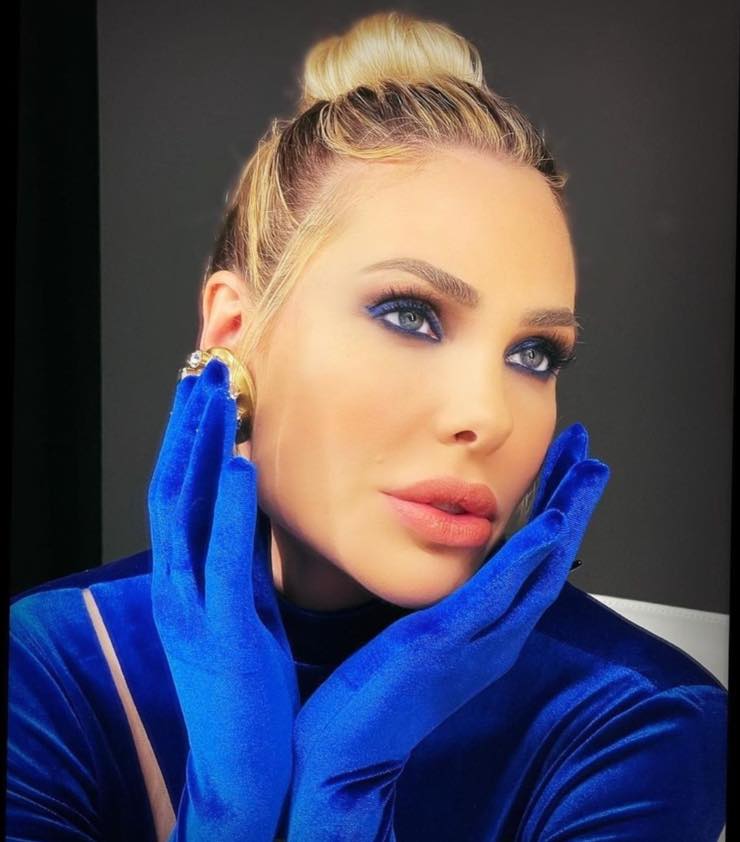 Ilary Blasi abito blu