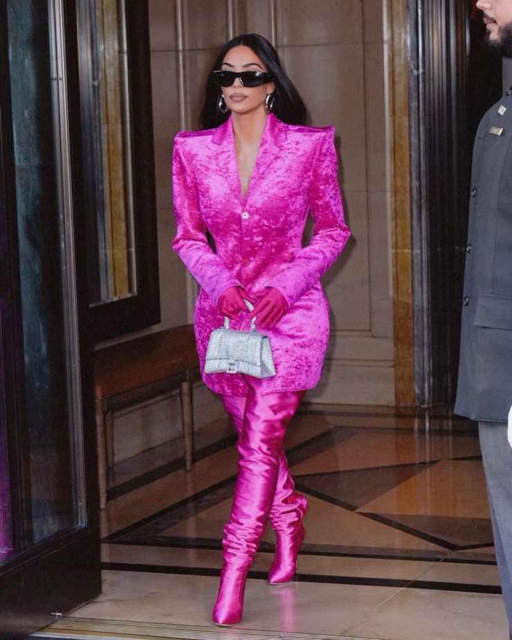 kim kardashian stivali rosa abbinamento e altre idee 