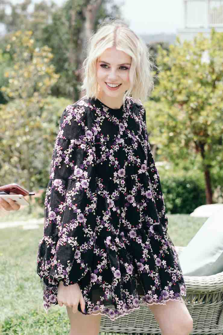 Lucy Boynton little dress fiori