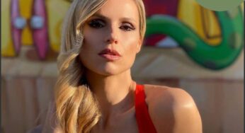Michelle Hunziker in rosso è meglio anche di Jessica Rabbit: l’abito incanta