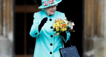 Sai perché la Regina Elisabetta indossa sempre i guanti? Non è solo questione di stile