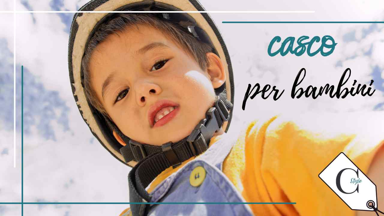 bambino con casco