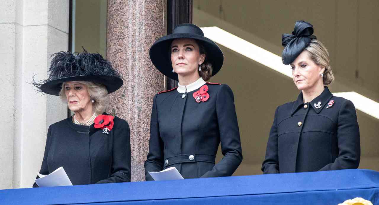 kate middleton abito come Lady Diana Remembrance Sunday 2021