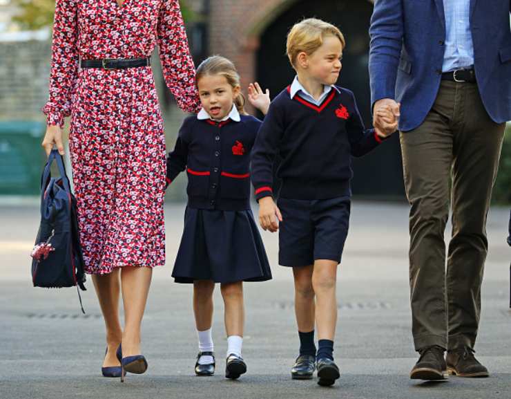 George e Charlotte in uniforme