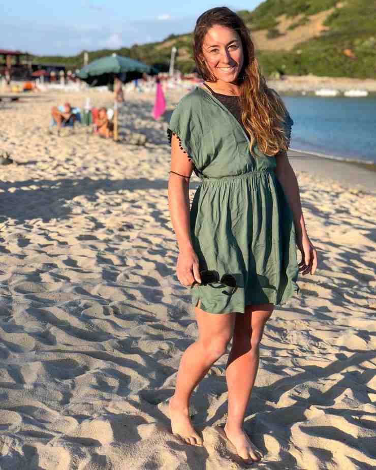 Sofia Goggia in spiaggia
