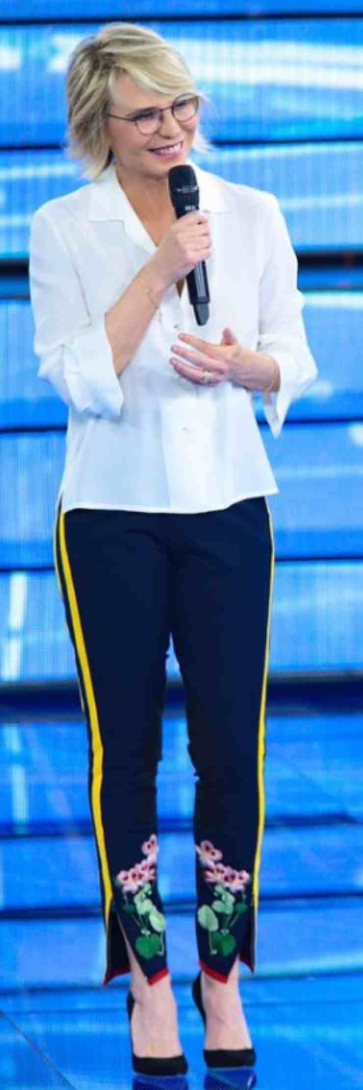 look maria de filippi in pantaloni