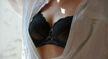 Ma tu come chiudi il reggiseno? Dillo al nostro test e ti diremo come ami