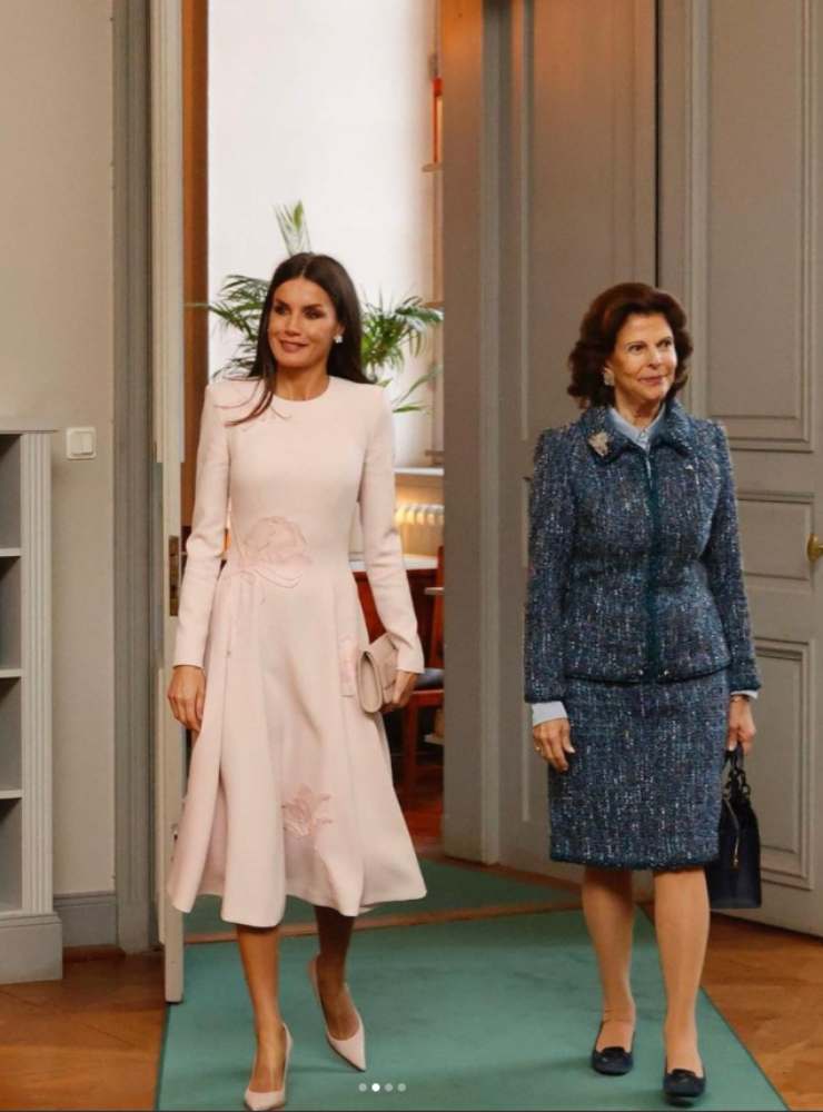 letizia di spagna vestito cipria