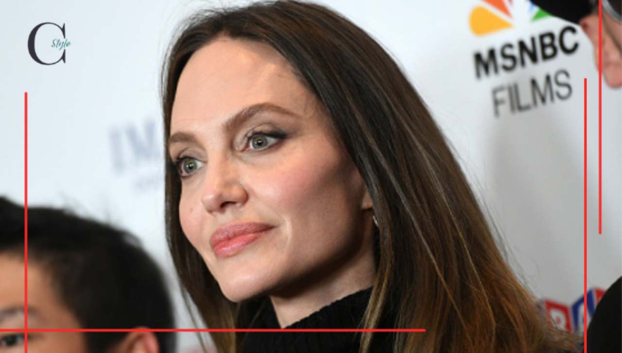 Angelina Jolie copertina 