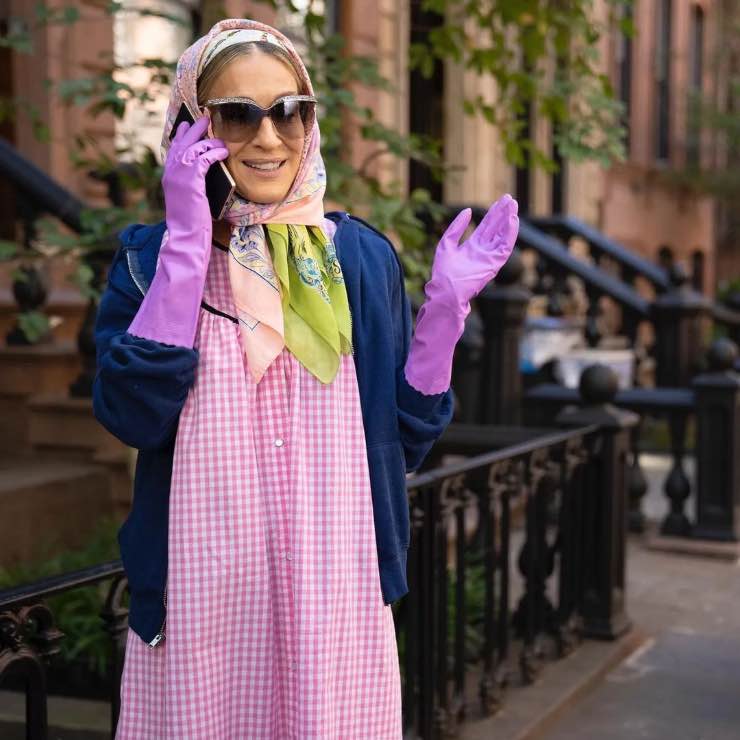 Carrie Bradshaw significato guanti e foulard