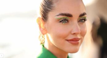 Chiara Ferragni con quel completo verde lancia un messaggio a tutte le donne