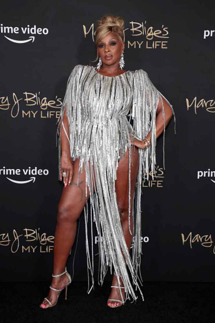 Mary J. Blige in abito con paillettes