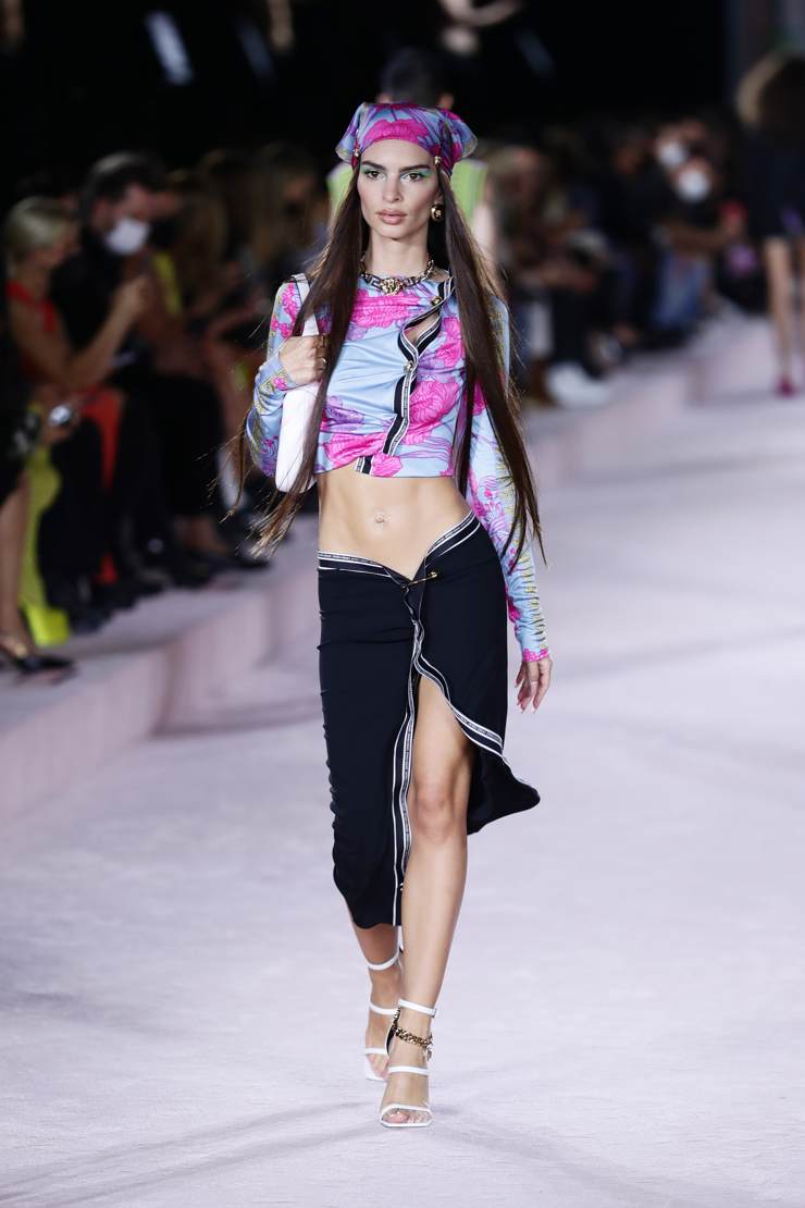 Bandane-primavera-2022-versace