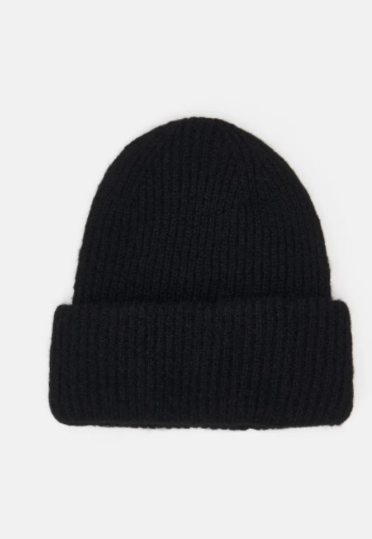 cappellino di lana a coste nero