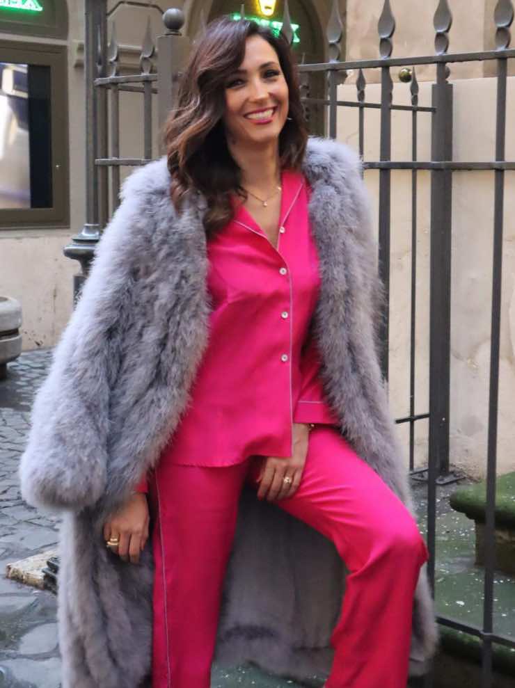 Caterina Balivo pigiama fucsia