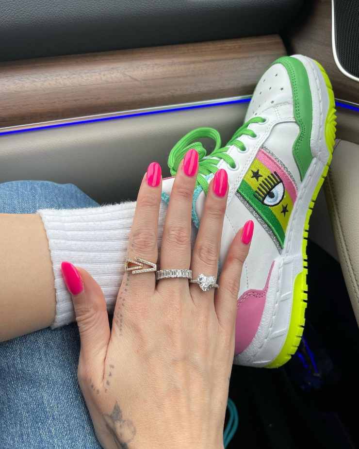 Chiara Ferragni con smalto