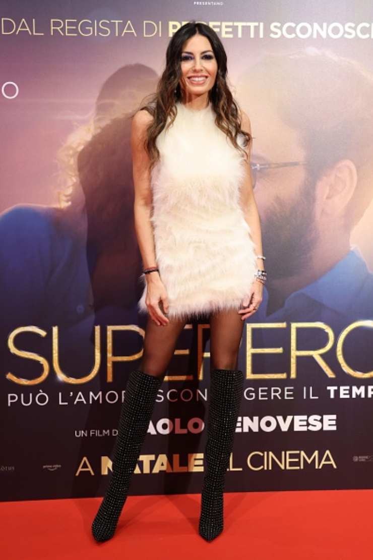 Elisabetta Gregoraci in bianco