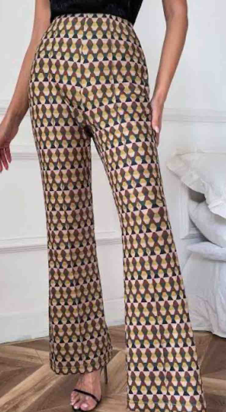 Pantaloni flared