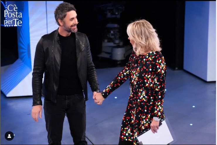 Look Maria De Filippi C'è posta per te