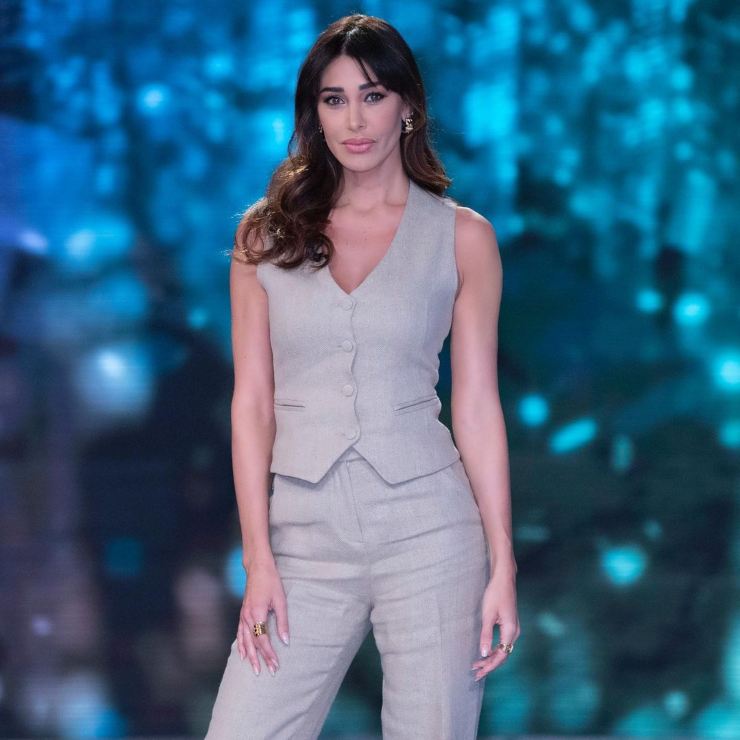 completo indossato belen rodriguez verissimo