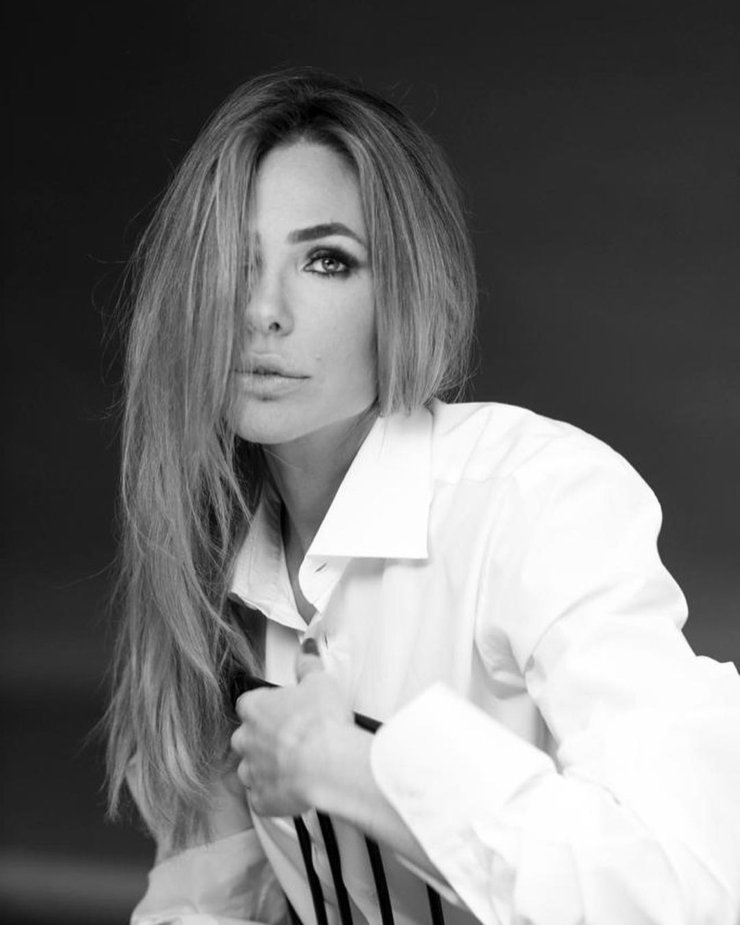 ilary blasi camicia bianca