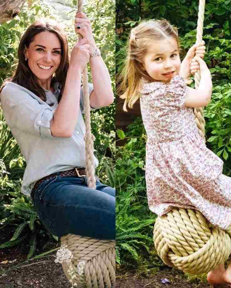 Kate e Charlotte sull'altalena 