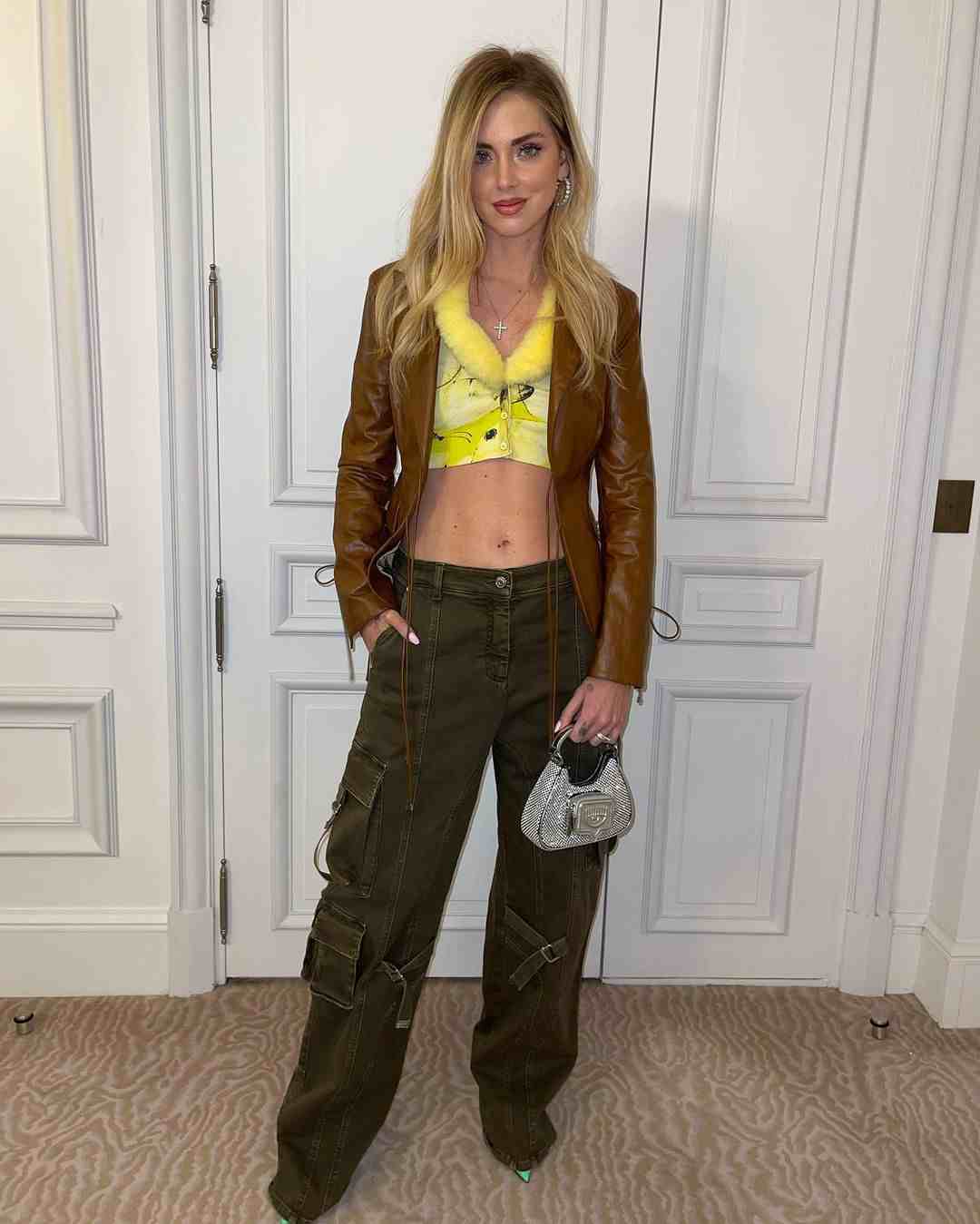 chiara ferragni top giallo