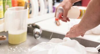 Che cosa significa lavare a secco? Scopri come funziona e se puoi farlo in casa