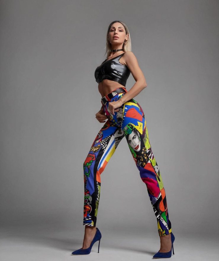 Anna Tatangelo in Versace