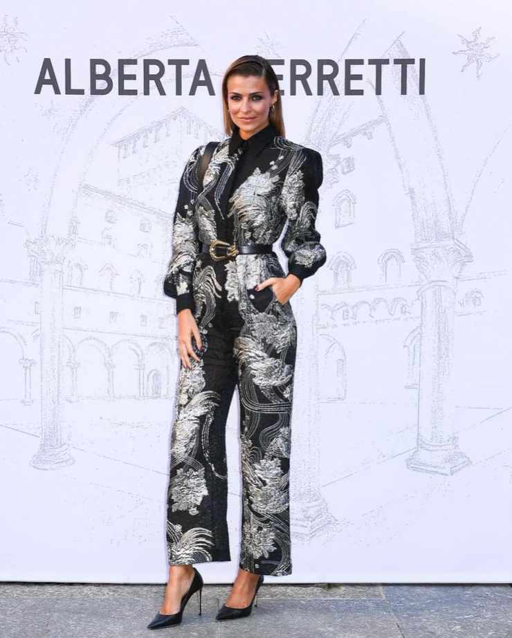 Cristina Chiabotto in Alberta Ferretti