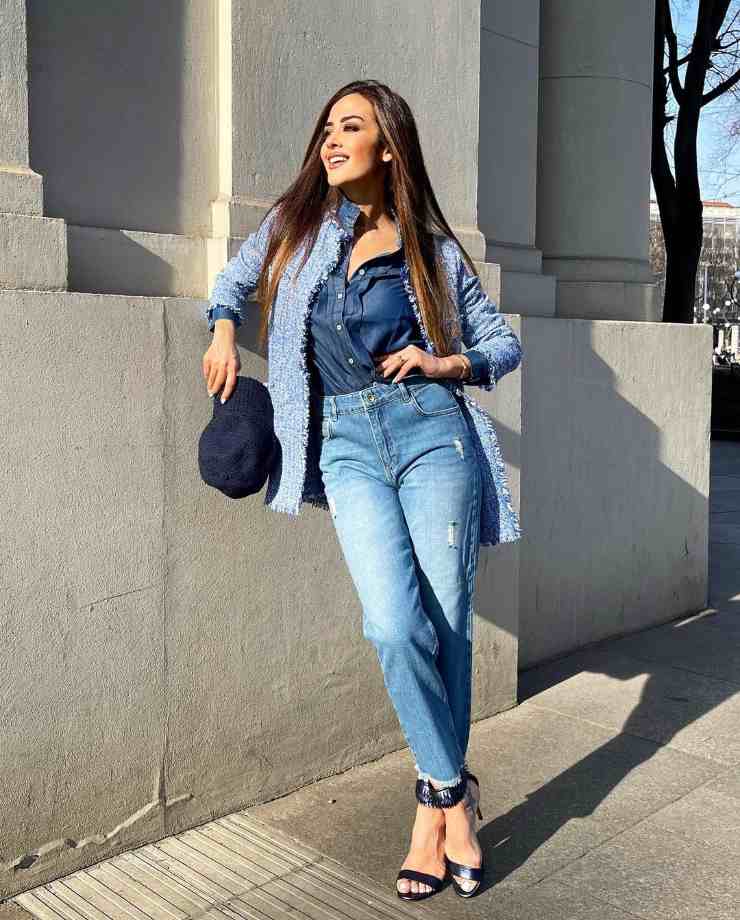 Giorgia Palmas in jeans