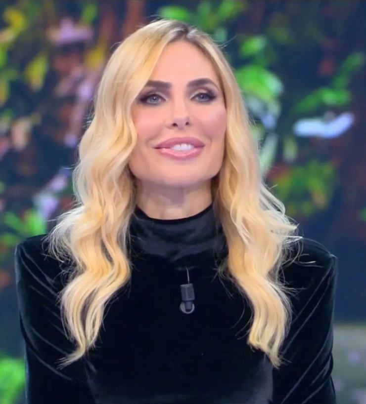 Ilary Blasi a L'Isola dei Famosi 