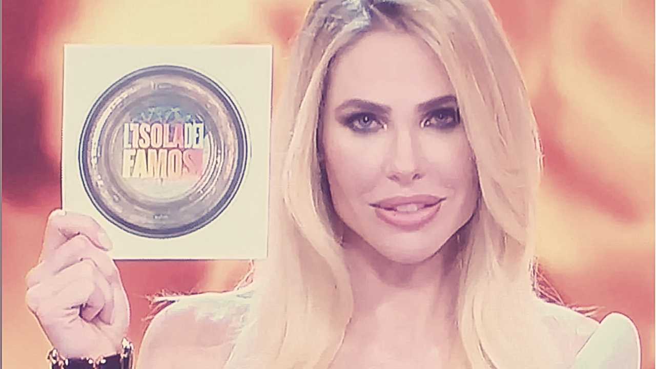 Ilary Blasi look Isola dei Famosi