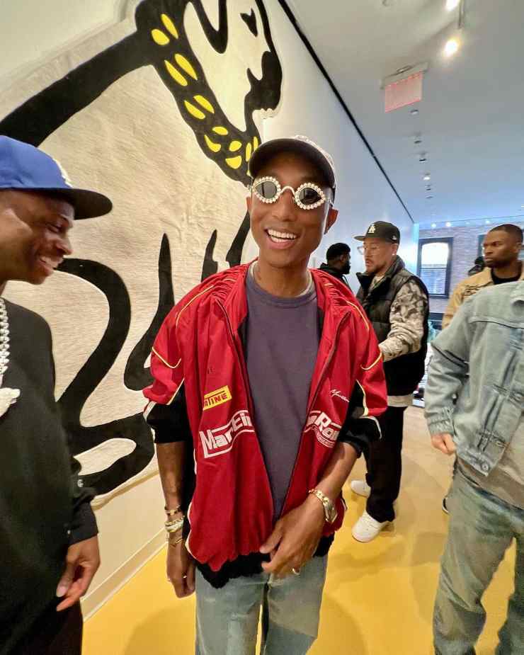 Pharrell Williams con occhiali 