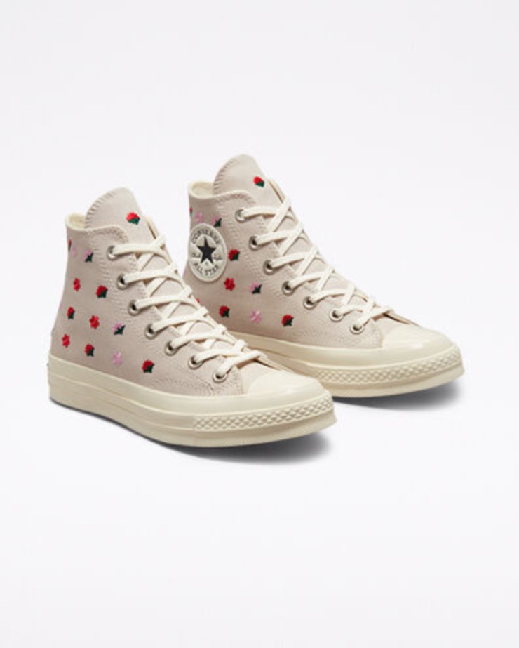 converse fiori ricamati