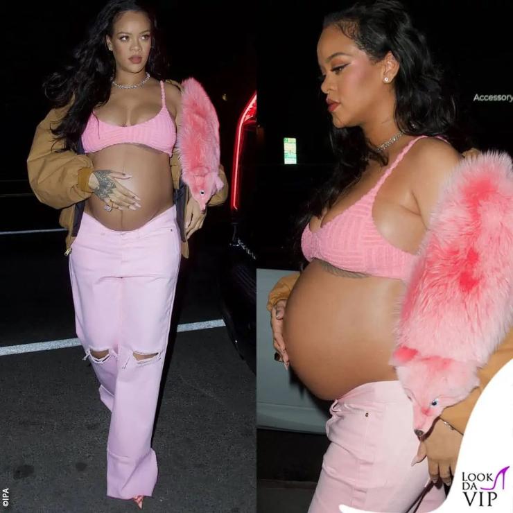 rihanna top jeans e pelliccia rosa